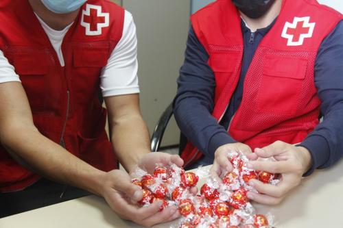 Lindt & Sprüngli dona más de 10.000 bombones LINDOR a Cruz Roja para los afectados por la erupción del volcán de la Palma