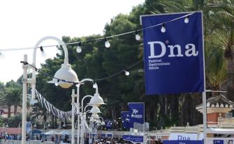 D*NA Festival Dénia prepara su quinta edición invitando a disfrutar de una mesa interminable junto al mar